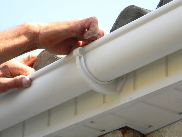Cost of Plastic Gutter Repair in Elk Grove